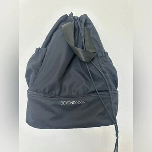 Beyond Yoga Gym Bag New Drawstring Black Convertible Bag
